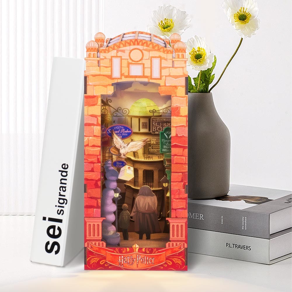 Book Nook Kits 237 Pieces | 25.7×11×17.1 cm (10.1" x 4.3" x 6.9") Harry Potter: Diagon Alley - DIY Book Nook Kit